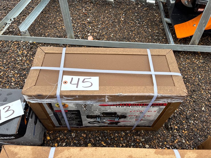 #45-•-13,000-pound-electric-winch-image-2