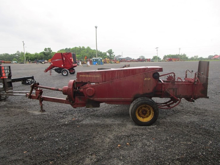 new-holland-310-image-1