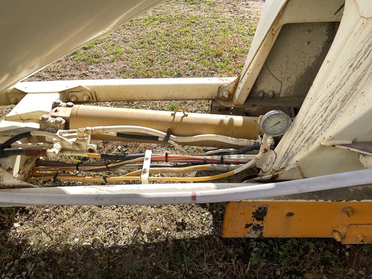 #3375-•-mcneilus-cement-mixer-drum-with-chutes-and-controls-image-14