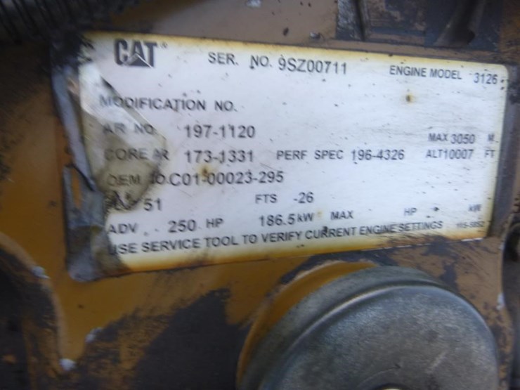 2001-freightliner-fl70-image-19