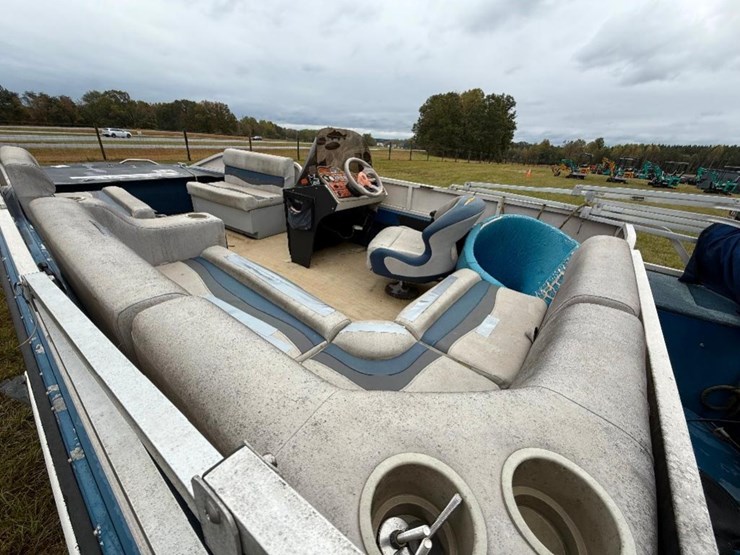 1998-crestliner-rampage-2000-deck-boat-(90hp-2-image-15