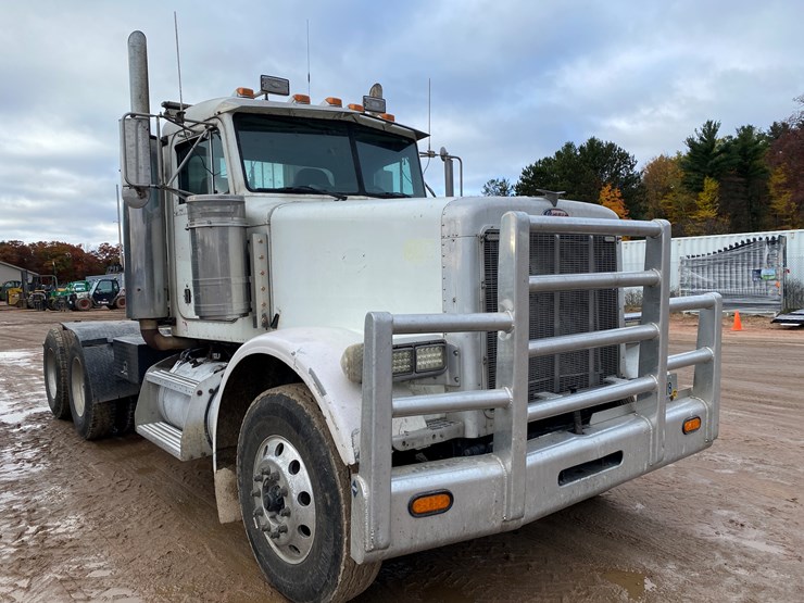 peterbilt-357-image-3