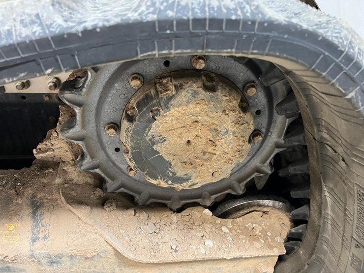 2023-bobcat-t770-image-14