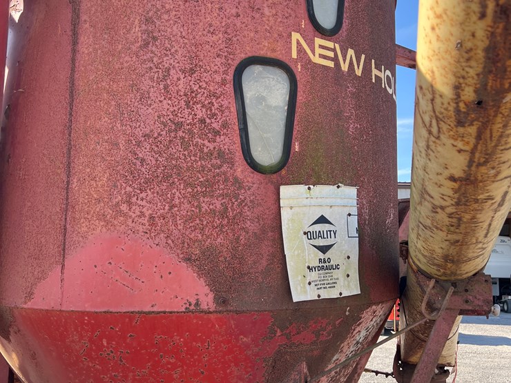 new-holland-355-image-5