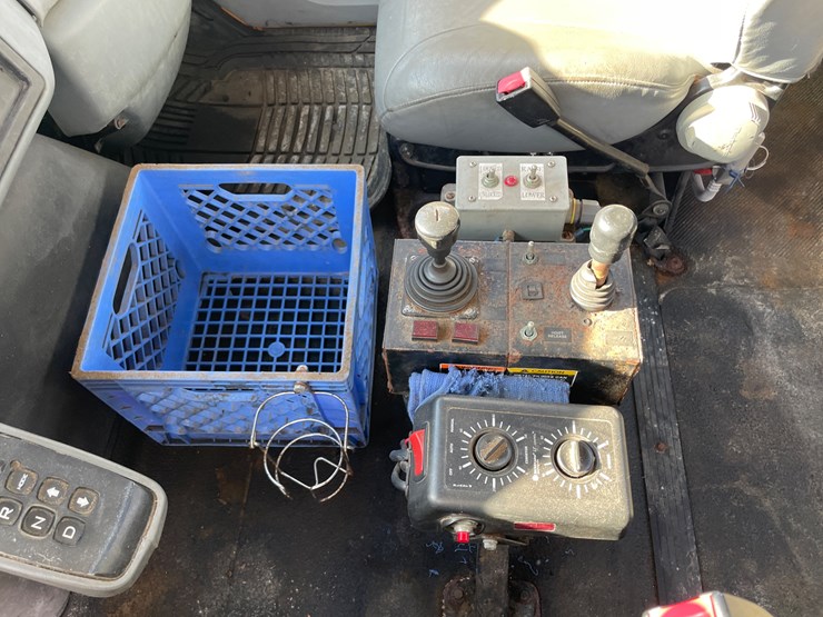 2006-international-7400-image-37