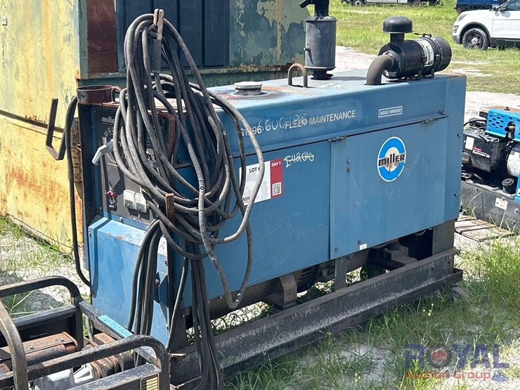 1985-miller-wildcat-350-d-welder-image-1