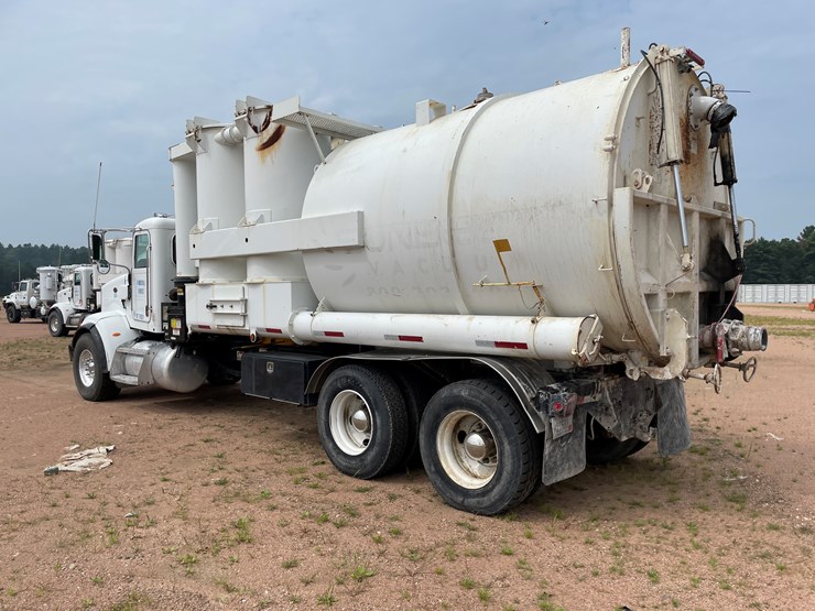 2011-peterbilt-365-image-14