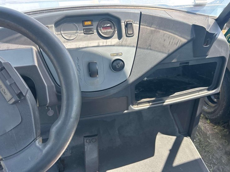 2021-club-car-carryall-500-electric-utility-cart-image-8