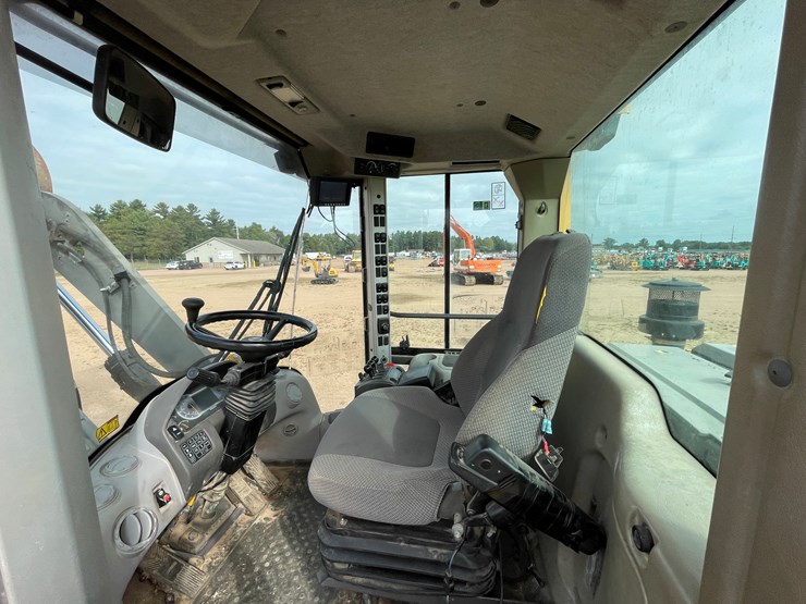 2015-volvo-l70h-image-156