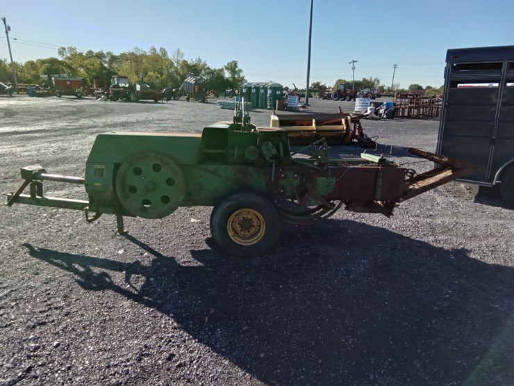 john-deere-336-image-7