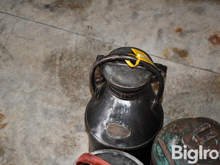 oil-cans-image-11