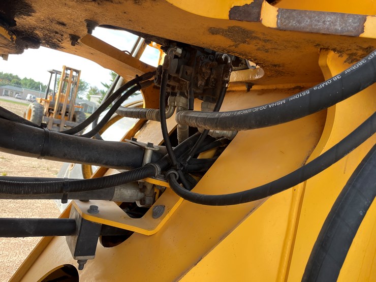 2015-volvo-l70h-image-139