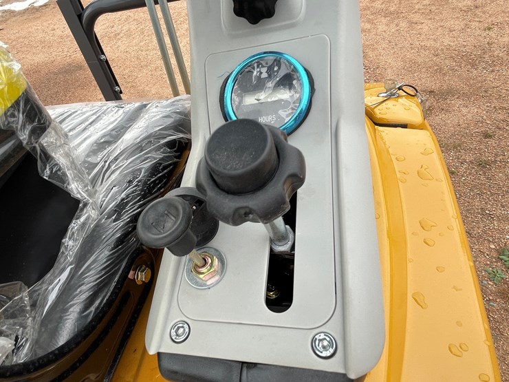 #1799-•-agt-qk18r-mini-excavator-image-35