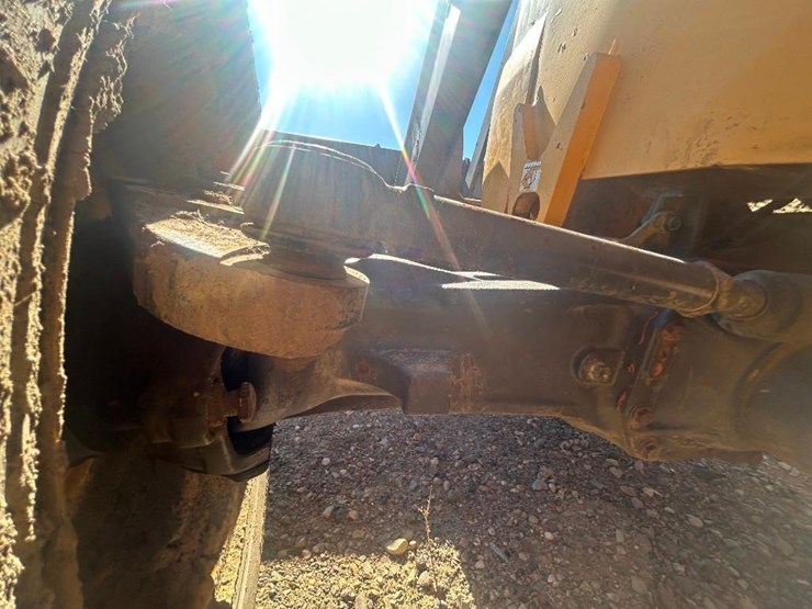 2004-volvo-bl70-image-12