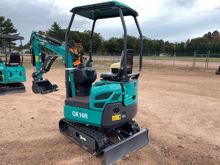 #1798-•-agt-qk16r-mini-excavator-image-6