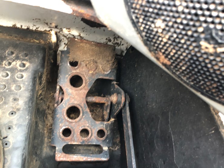 2014-bobcat-s650-image-67