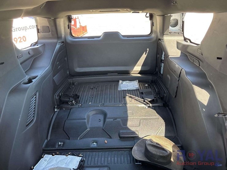 2023-chevrolet-tahoe-image-24