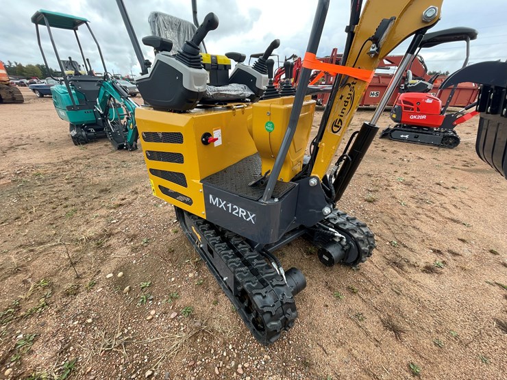#1695-•-agt-mx12rx-mini-excavator-image-10