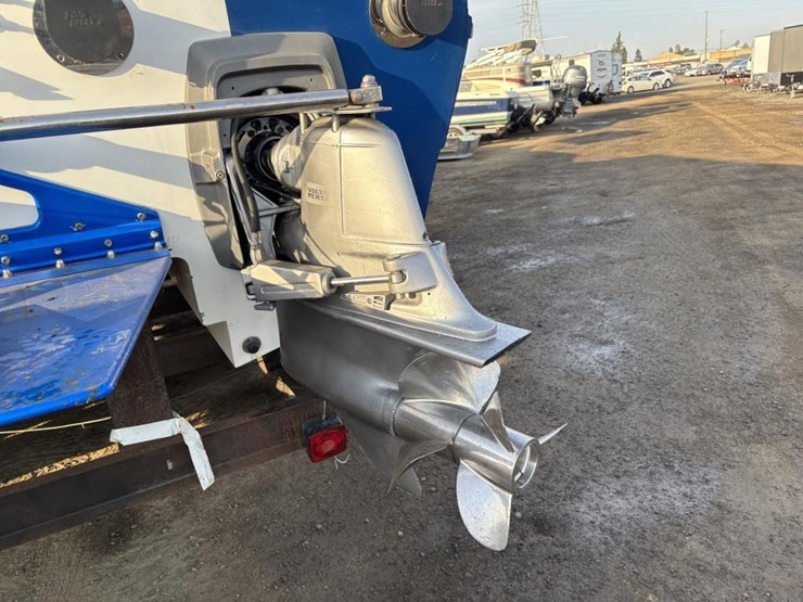 2004-unknown-trailer-image-60