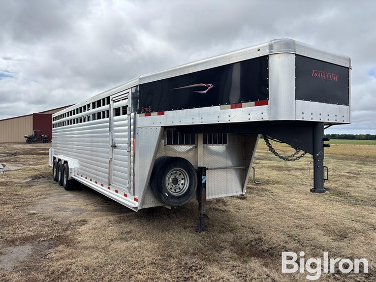 2019-travalum-tri/a-aluminum-gooseneck-livestock-trailer-image-3