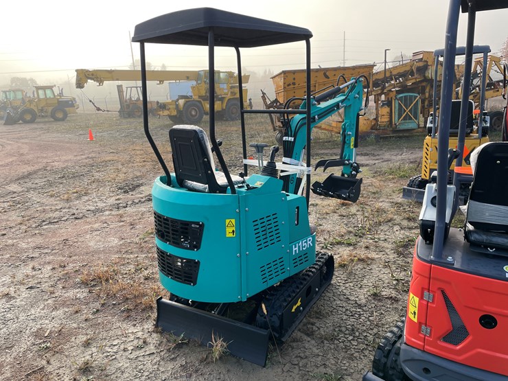 #1690-•-agt-h15r-mini-excavator-image-7