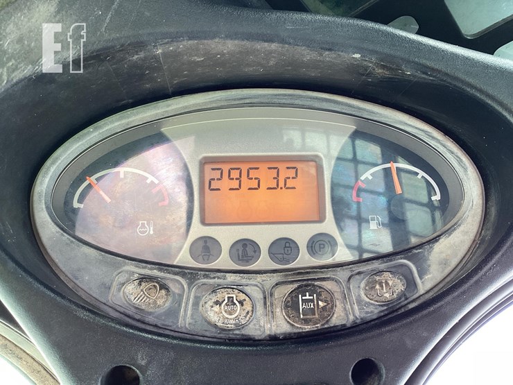 2014-bobcat-t870-image-19