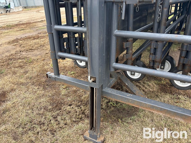 2017-linn-post-&-pipe-wrangler-portable-corral-image-12