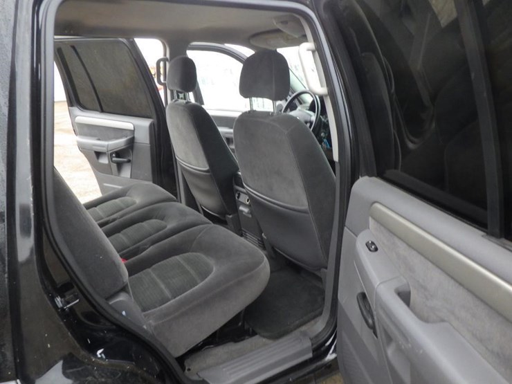 2003-ford-explorer-image-8
