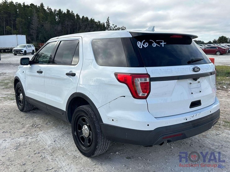 2016-ford-explorer-image-4