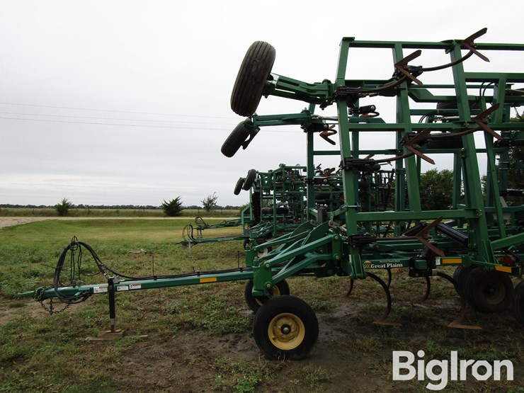 2018-great-plains-6327uc-12-27'-ultra-chisel-w/3-bar-harrow-image-9