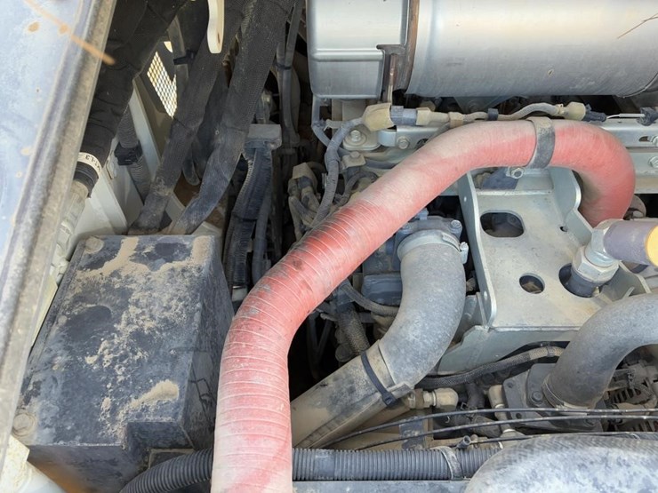 2017-takeuchi-tl12v2-image-13