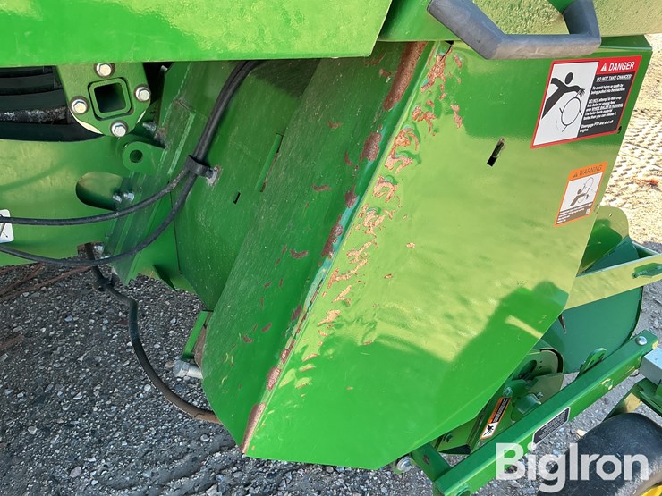 2021-john-deere-l341-image-16