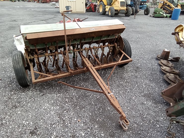 #919-•-john-deere-grain-drill-image-1