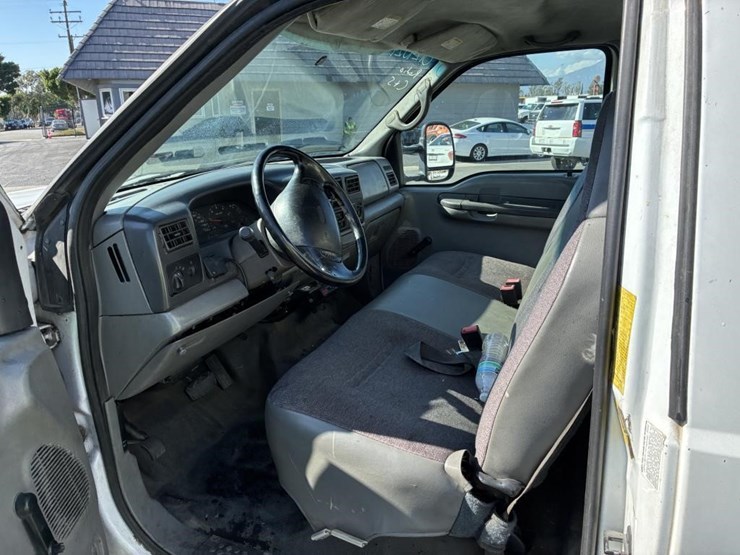 2002-ford-f450-image-10