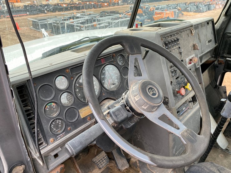 1993-mack-ch613-image-20