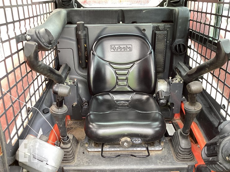 2022-kubota-ssv75-image-12