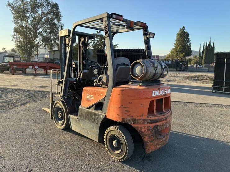 2015-doosan-g25g-image-4