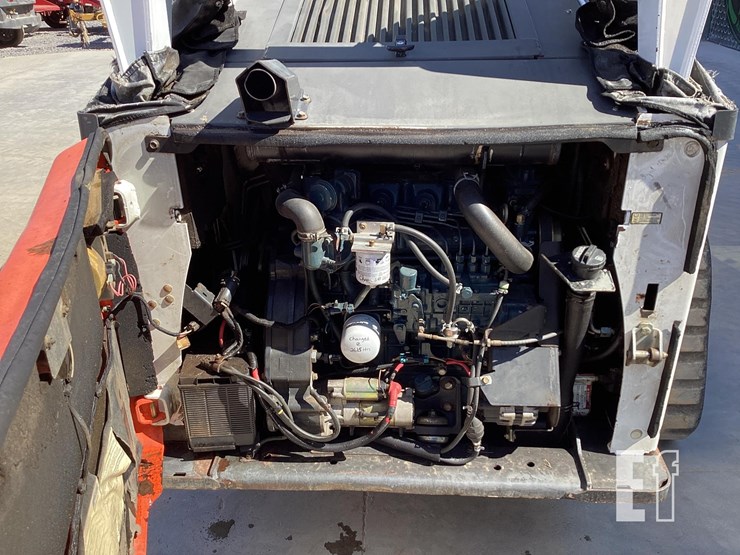 2011-bobcat-t770-image-13