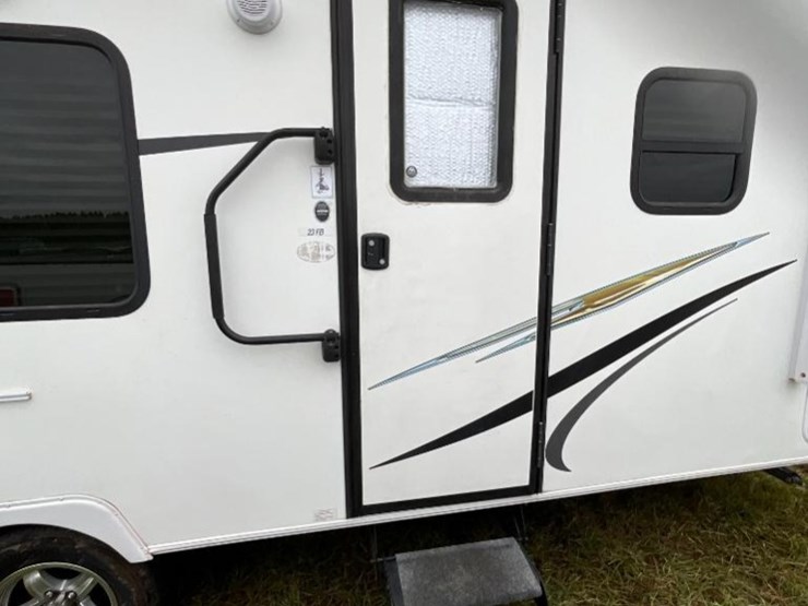 2015-forest-river-flagstaff-microlite-camper-image-11