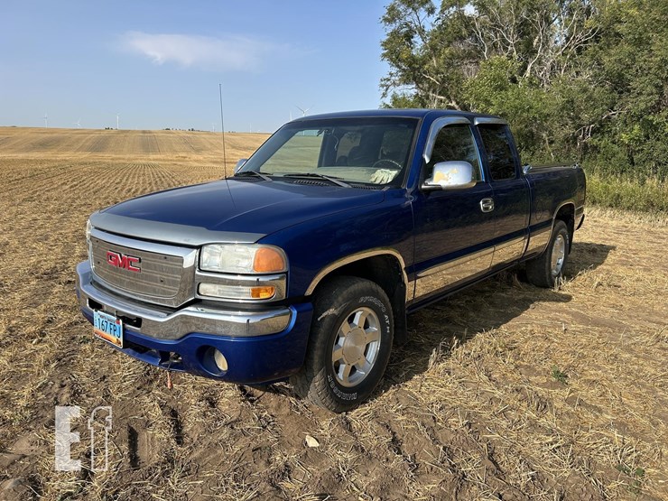 2004-gmc-sierra-1500-sle-image-1