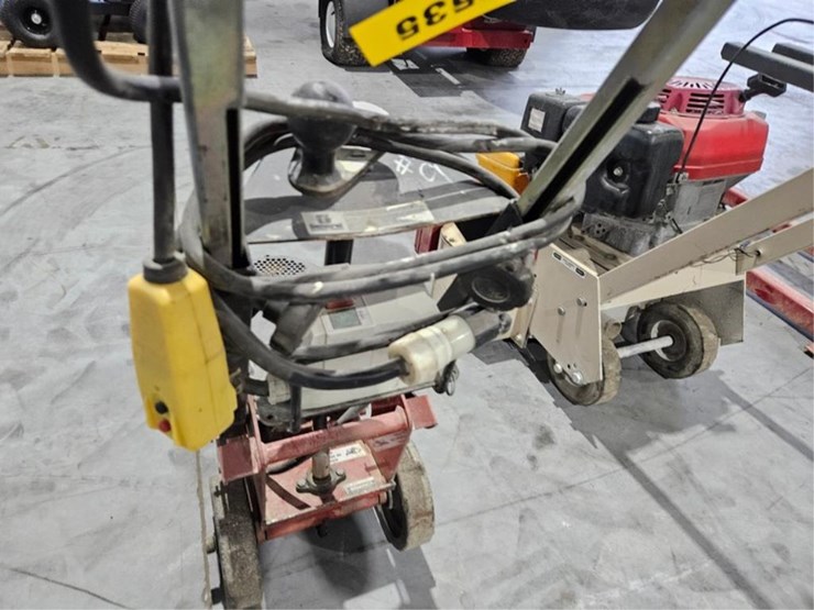 #2535-•-general-fcs16-floor-stripper-image-12