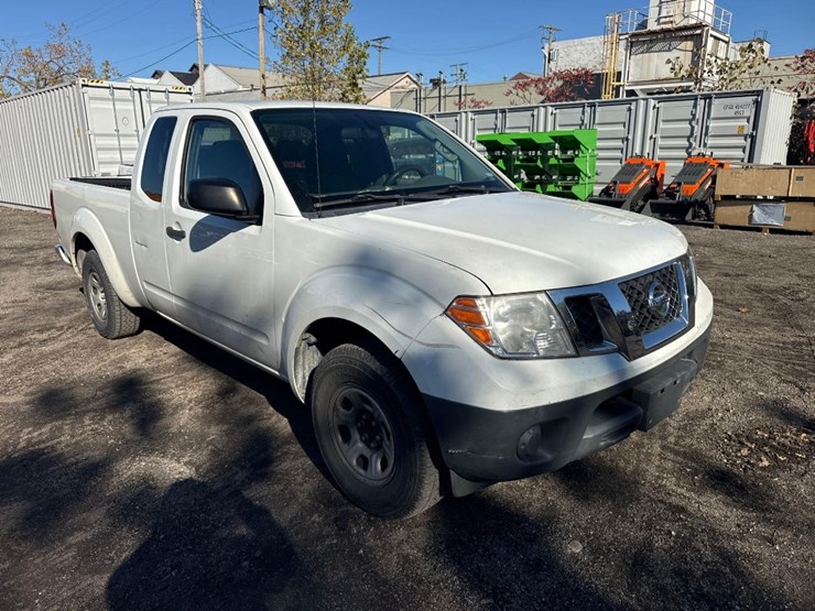 2013-nissan-frontier-image-3