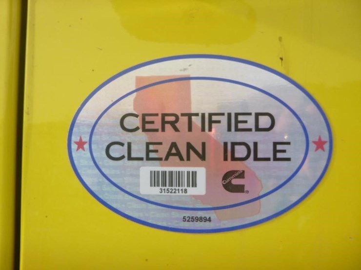 2024-peterbilt-579-image-12