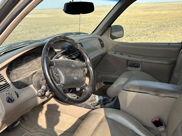 2001-ford-explorer-xlt-image-13