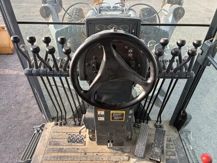 2008-deere-772d-image-23