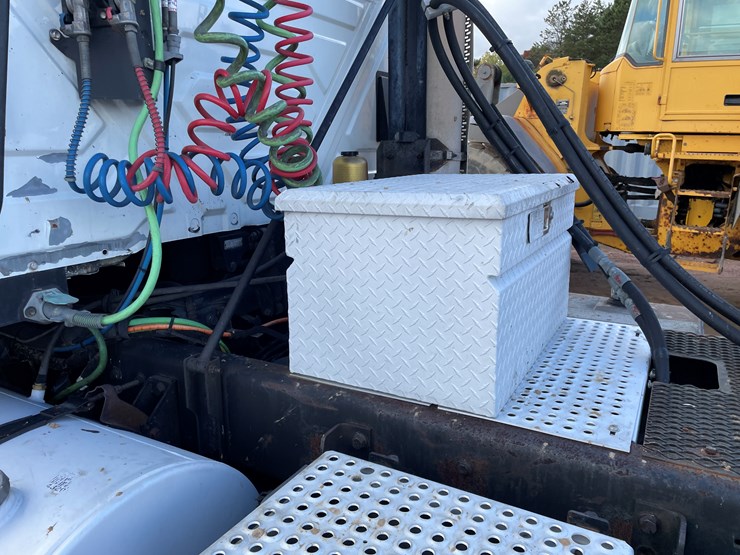 2007-international-8600-image-17