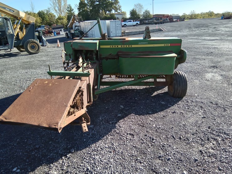 john-deere-336-image-8