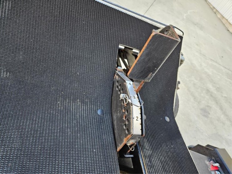 #2482-•-2012-dixie-chopper-xcaliber-3366-zero-turn-mower-image-21