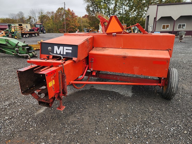 massey-ferguson-124-image-4