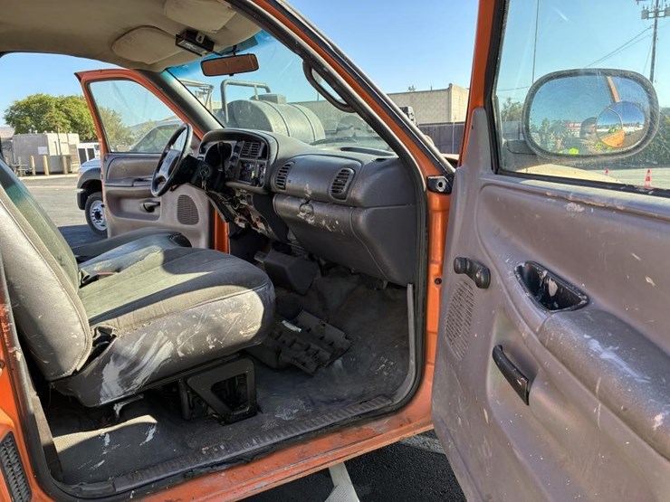 2001-dodge-ram-3500-image-13